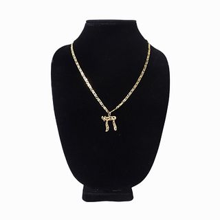 14K Yellow Gold Chain Pendant With Figaro Chain