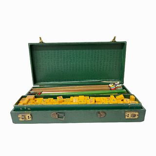 Vintage Bakelite? Acrylic Mahjong Set In Green Cas