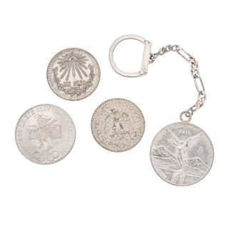 Tres monedas y llavero con moneda de 1 onza en plata. Peso: 97.0 g PZ 4