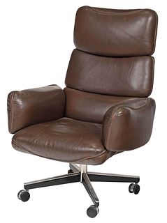 A Knoll Leather Executive Desk Chair