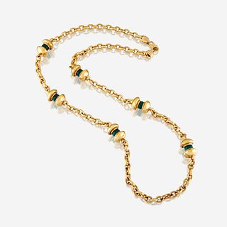 An eighteen karat gold and dyed chalcedony necklace Italy