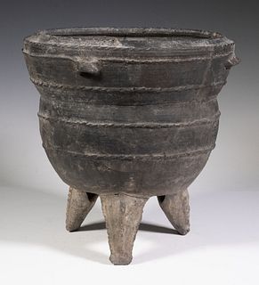CHINESE NEOLITHIC BLACKENED GREY CLAY LARGE GUI THREE FOOTED POT