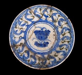 16TH C. SAFAVID PERSIAN BLUE AND WHITE DISH
