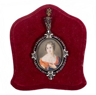 MINIATURE PORTRAIT OF A WOMAN IN STERLING SILVER, ENAMEL AND RUBY FRAME ON VELVET STANDING PLAQUE