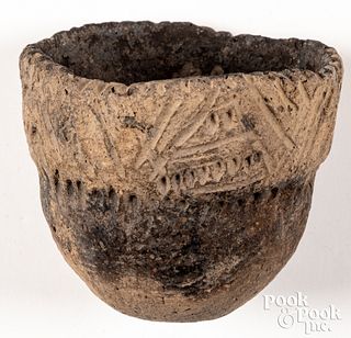 Small Susquehannock Indian earthenware vessel