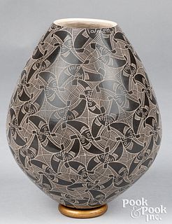 Mata Ortiz round bottom pottery vase