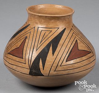 Acoma Indian decorated pottery olla