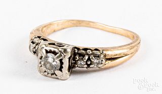 14K gold and diamond ring, 2.2dwt.