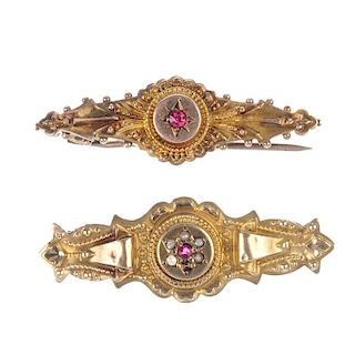 Two late 19th century 9ct gold synthetic ruby brooches. Each set with a synthetic ruby, within a can