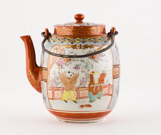 Japanese Kutani Porcelain Teapot, Late 19/20th C.