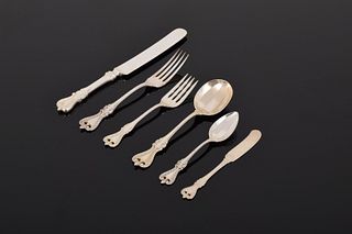 Towle "Old Colonial" Sterling Silver Flatware, 121 Pieces