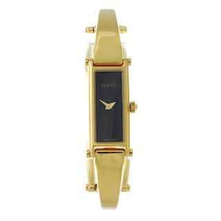 GUCCI - a lady's 1500 bracelet watch. Gold plated case. Numbered 0224457. Signed quartz movement. Bl