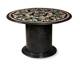Italian table, s.XIX. In black marble, hard stones and mother-of-pearl.