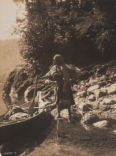 Edward S. Curtis, Boarding the Canoe, 1910
