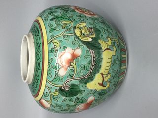 CHINESE FAMILLE ROSE GINGER JAR ,HAND PAINTED LIONS , H12.5CM