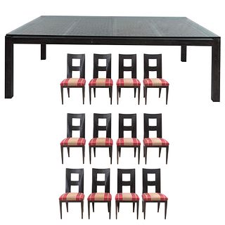 Comedor. SXX. Elaborado en madera. Mesa con cubierta rectangular, fustes y soportes lisos. 12 sillas con respaldos semiabiertos. Pz 13