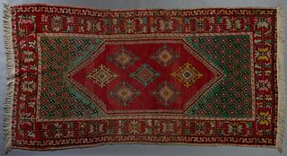 Oriental Carpet, 4' 7 x 9'.