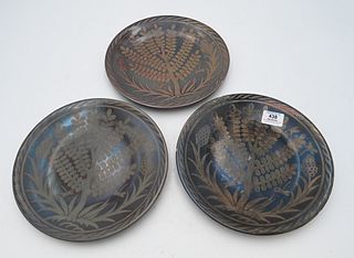 Set of 16 Cantagalli Lusterware Italian Plates, having a tree and dragonflies, marked with rooster, made in Italy, 19th or 20th century, diameter 10 1