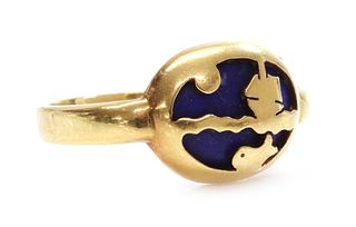 A gold lapis lazuli ring, attributed to Clare Murray,
