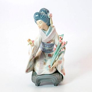 Kiyoko 1001450 - Lladro Porcelain Figurine