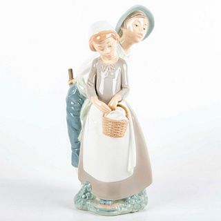 Nao by Lladro Figurine, Boy and Girl with a Basket