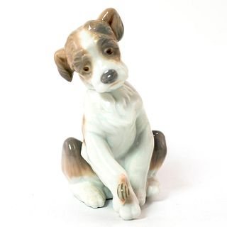 New Friend 1006211 - Lladro Porcelain Figurine