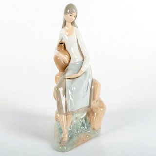 Nao by Lladro Figurine, Seated Shepherdess 0200031