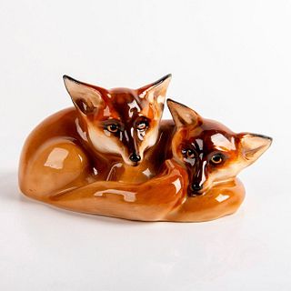 Foxes Curled HN920 - Royal Doulton Figurine