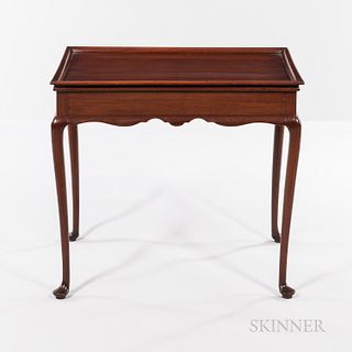 Queen Anne Mahogany Tray-Top tea Table