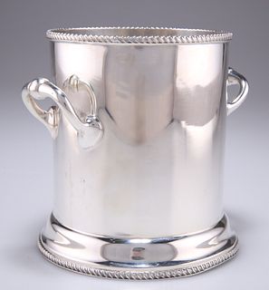 AN EDWARDIAN SILVER ICE BUCKET, by Atkin Brothers, Sheffield 1905, with gad
