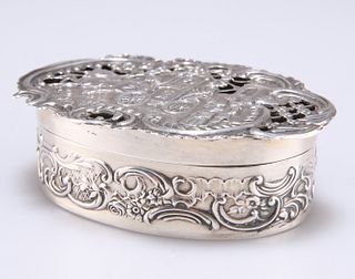 AN EDWARDIAN SILVER TABLE BOX, by William Comyns & Sons, London 1904, the a