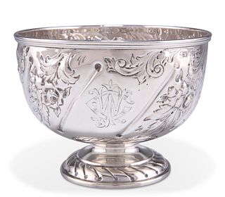 AN EDWARDIAN SMALL SILVER BOWL, by Mappin & Webb Ltd, London 1901, chased w