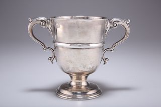 A GEORGE III IRISH SILVER TWO-HANDLED CUP, by William Thompson, Dublin, no 