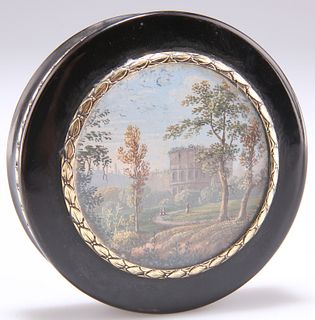 AN EARLY 19TH CENTURY GOLD-MOUNTED TORTOISESHELL BOX, unmarked, circular wi