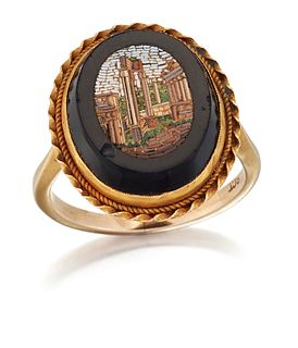 A 19TH CENTURY ITALIAN GRAND TOUR MICRO MOSAIC RING, oval form depicting th