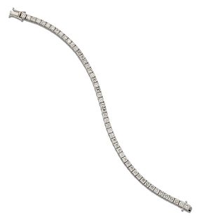 A DIAMOND LINE BRACELET, round brilliant-cut diamonds in claw settings as a