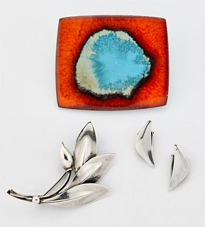 A GROUP OF DANISH JEWELLERY, including A SILVER BROOCH, POSSIBLY BY HANS CH