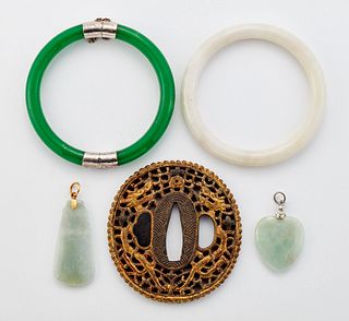 A GROUP OF JADE JEWELLERY, including A HEART SHAPED JADE PENDANT, 4cm by 2.
