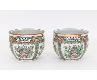 PAIR CHINESE ROSE CANTON CACHEPOTS