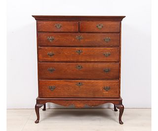 NEW ENGLAND QUEEN ANNE CHEST ON FRAME