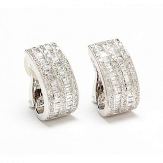 18KT White Gold Diamond Earrings
