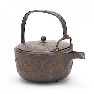 Japanese Sake Kettle with Lacquer Lid 