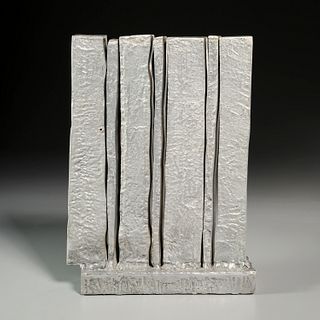 Saloua R. Choucair (manner), aluminum sculpture