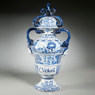 Large Delft lidded apothecary urn