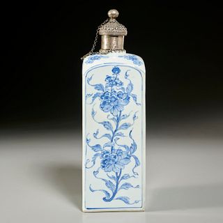 Kangxi blue & white porcelain bottle, ex Christies