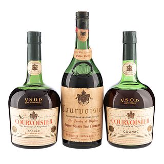 Courvoisier. V.S.O.P. y Extra Vieille. Cognac. France. En presentación de 750 ml. Piezas: 3.