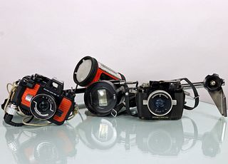 2 Nikonos Underwater Cameras With Lights