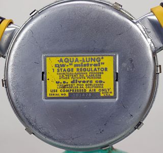 Aqua-Lung DW Mistral 1960 Yellow Label Double Hose Reg