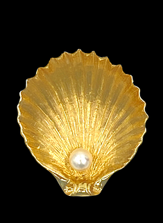 D.E. Paglia & Son Gold Shell Brooch