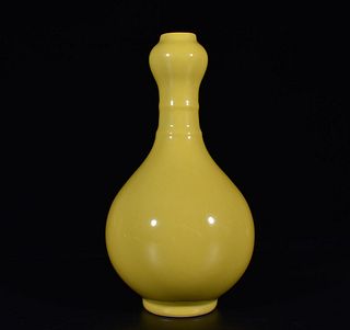 Chinese Yellow Glazed Porcelain Vase